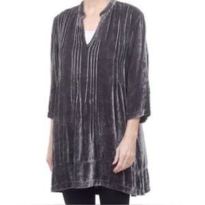 CP Shades Regina velvet silk pin tucked tunic size medium